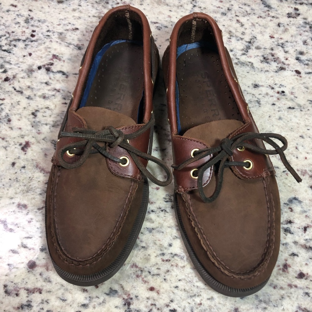Sperry Original Top-Sider boat shoes. Mens 9M. Excellent used condition.